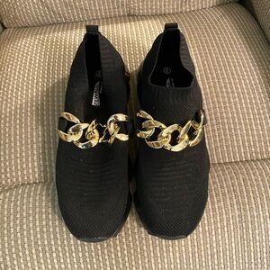 Women’s size 9 black sneakers